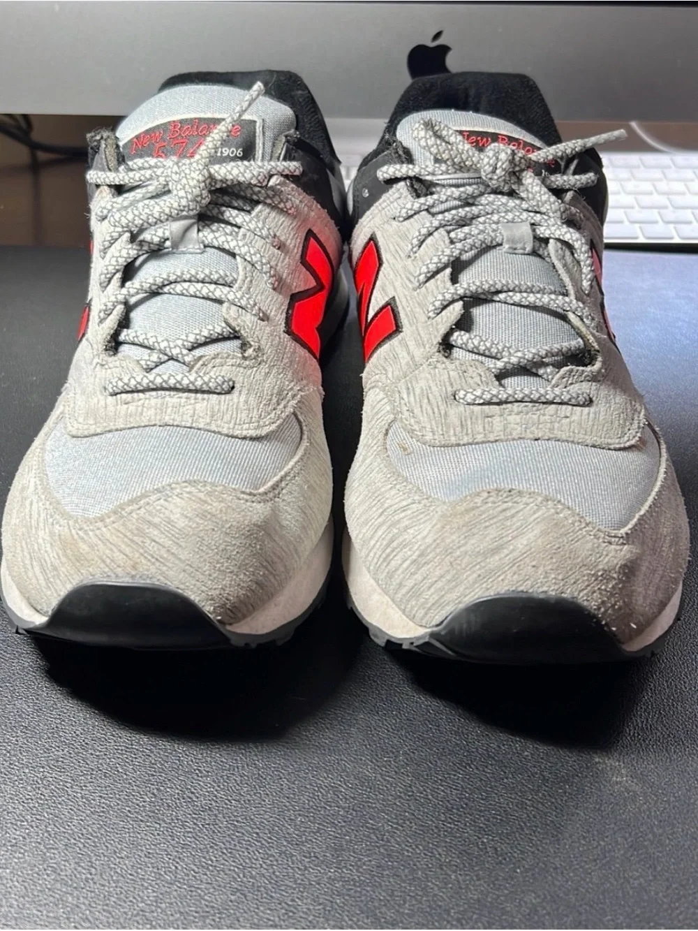 New Balance Men's Light Gray Sneakers with Red Accents